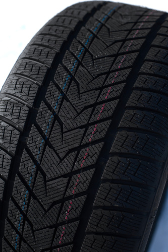 фото протектора и шины WINTERHAWKE II Шина ZMAX WINTERHAWKE II 265/45 R20 108H