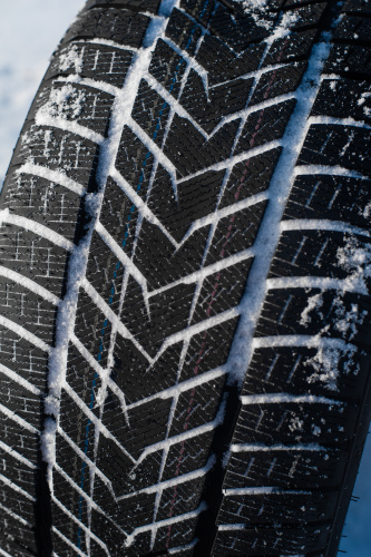 фото протектора и шины WINTERHAWKE II Шина ZMAX WINTERHAWKE II 265/45 R20 108H